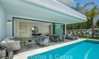 Luxe villa aan het strand te koop op de Golden Mile, Marbella, op wandelafstand van het strand en Puerto Banus 801479 