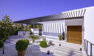 Gloednieuwe moderne villa te koop, instapklaar, dichtbij San Pedro centrum, in Benahavis - Marbella 14616 