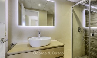 Volledig gerenoveerd appartement met panoramisch zeezicht te koop, direct aan het strand, Mijas Costa 14649 
