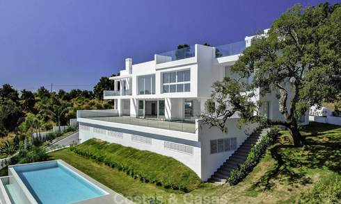 Spectaculaire, moderne nieuwbouw villa met adembenemend zee-, berg- en valleizicht te koop, instapklaar, Oost-Marbella 14759