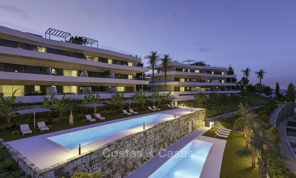 Elegante nieuwe eigentijdse appartementen en penthouses met adembenemend zeezicht te koop in Estepona 14994
