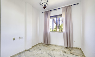 Ruime klassieke villa met uitstekend potentieel te koop in een rustige omgeving van Elviria in Oost-Marbella 15180 