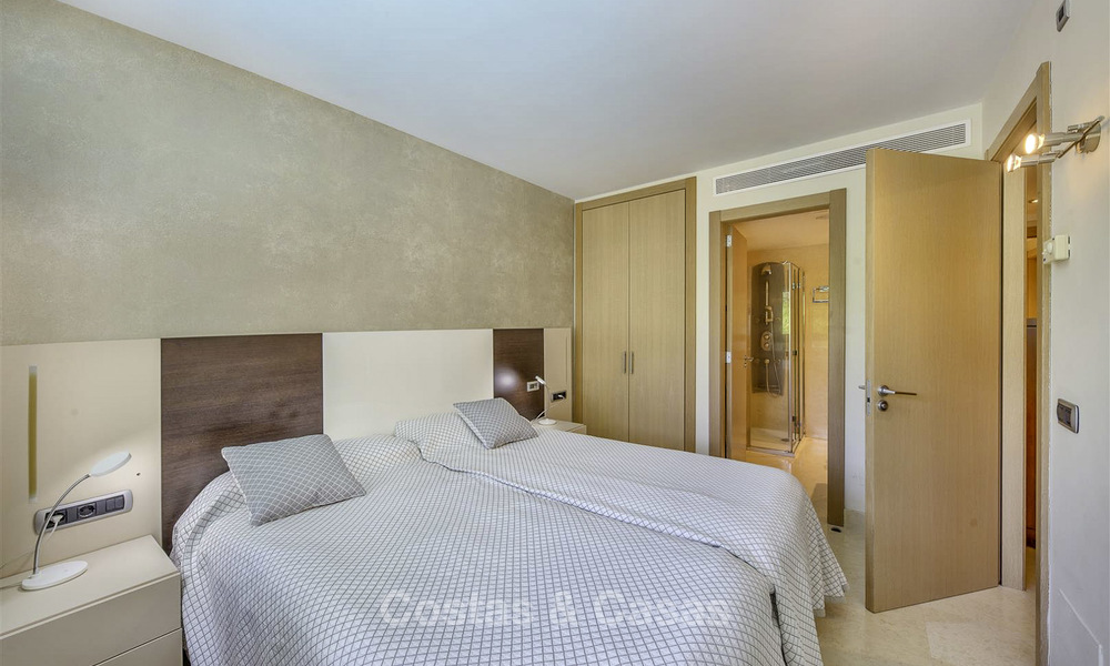 Zeer ruim, modern luxe appartement te koop in een prestigieuze urbanisatie aan de Golden Mile, Marbella 15253
