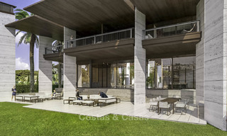 Nieuwe supergrote moderne luxe villa's te koop, op loopafstand van Puerto Banus in Nueva Andalucia in Marbella 15316 