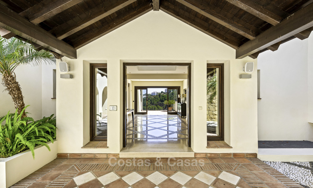 Prachtige villa in modern-mediterrane stijl te koop, eerstelijns golf, Benahavis - Marbella 15421