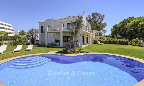 Nieuwe modern-mediterrane luxe villa te koop nabij het strand, instapklaar, Guadalmina Baja, Marbella 15498