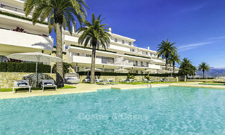 Moderne nieuwe appartementen met zeezicht te koop in één van de beste golfresorts, Casares, Costa del Sol 16705 