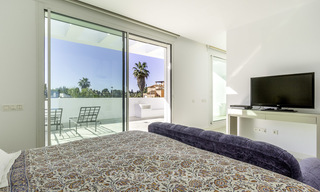 Instapklare luxueuze nieuwbouw villa in eigentijdse stijl te koop, vlakbij het strand en golfbaan, tussen Marbella en Estepona 16613 