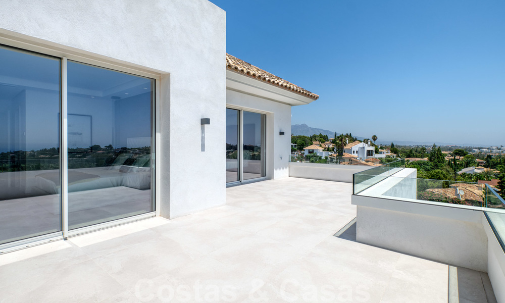 Prachtige eigentijdse luxe villa met uitzicht op zee en bergen te koop, Benahavis - Marbella 28002