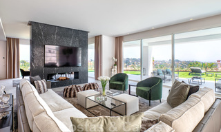 Prachtige eigentijdse luxe villa met uitzicht op zee en bergen te koop, Benahavis - Marbella 28024 