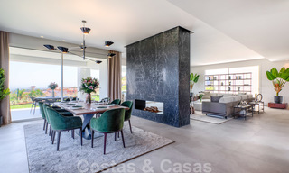 Prachtige eigentijdse luxe villa met uitzicht op zee en bergen te koop, Benahavis - Marbella 28032 