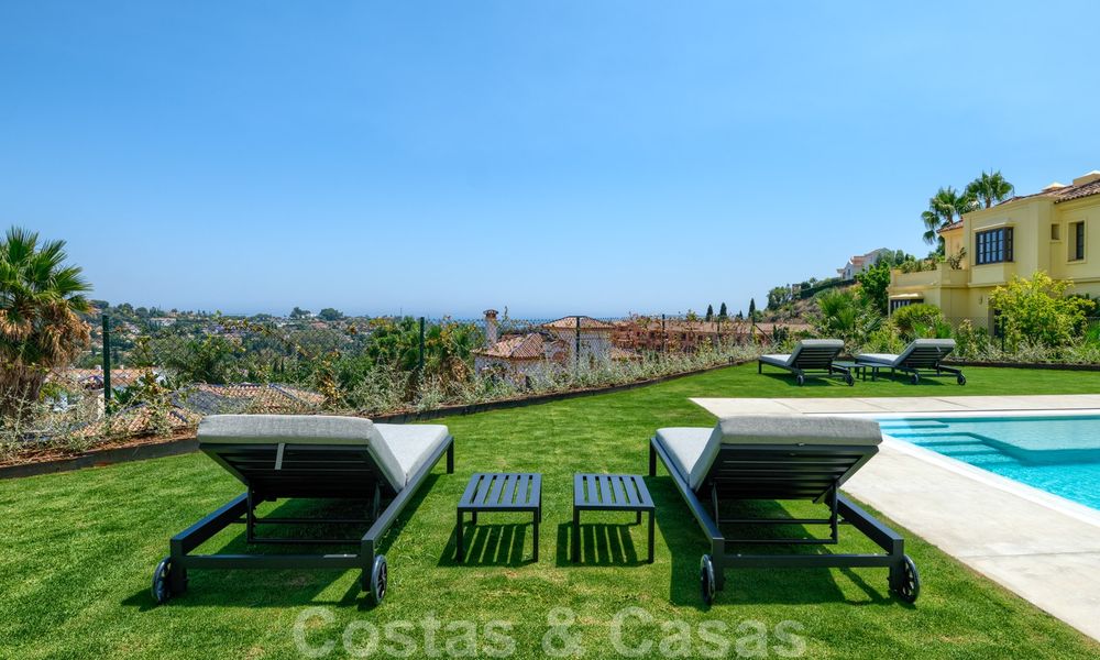 Prachtige eigentijdse luxe villa met uitzicht op zee en bergen te koop, Benahavis - Marbella 28043