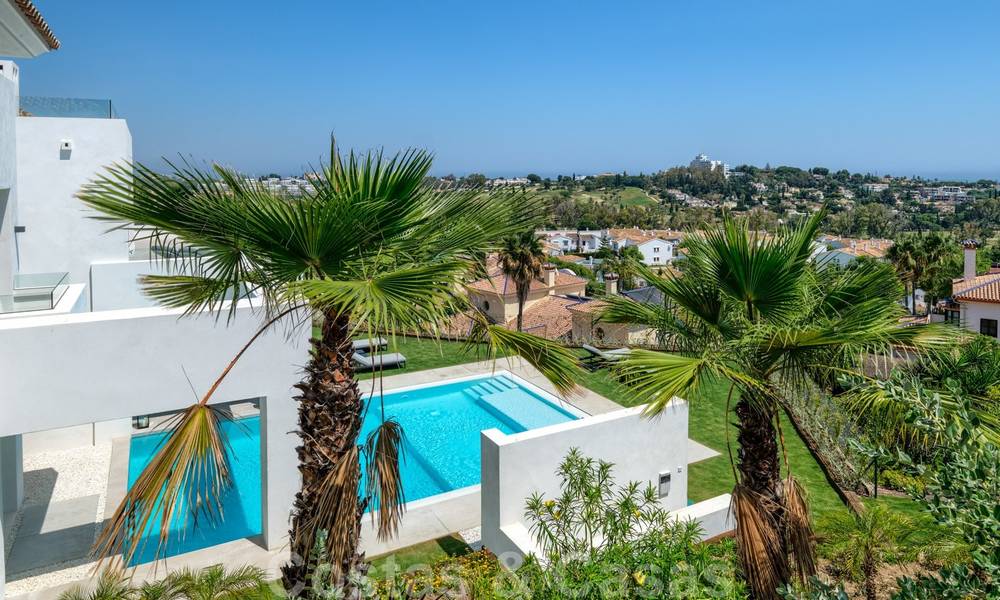Prachtige eigentijdse luxe villa met uitzicht op zee en bergen te koop, Benahavis - Marbella 28052