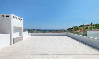 Prachtige eigentijdse luxe villa met uitzicht op zee en bergen te koop, Benahavis - Marbella 28054 