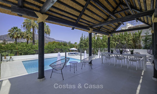 Indrukwekkende en luxueuze eigentijdse designer villa te koop, instapklaar, Nueva Andalucia, Marbella. Verlaagd in prijs. 16142 