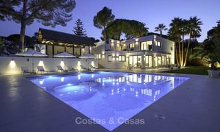 Indrukwekkende en luxueuze eigentijdse designer villa te koop, instapklaar, Nueva Andalucia, Marbella. Verlaagd in prijs. 16186 