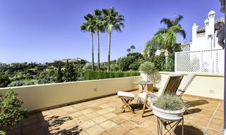 Gezellige modern-Andalusische villa direct aan de prachtige golfbaan te koop, Benahavis - Marbella 16292 