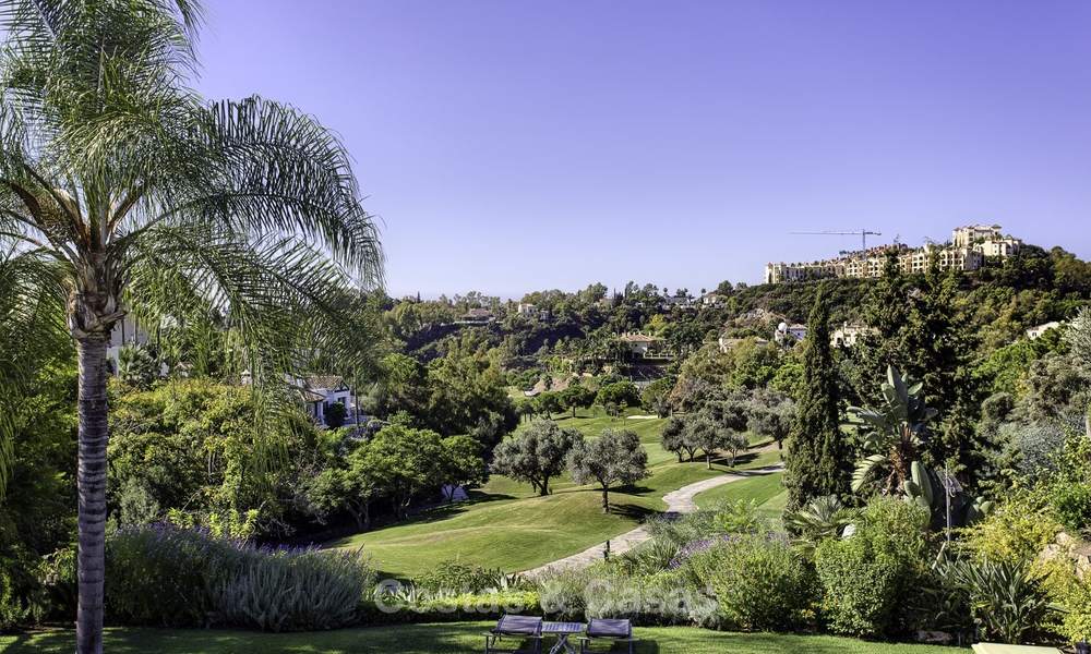 Gezellige modern-Andalusische villa direct aan de prachtige golfbaan te koop, Benahavis - Marbella 16295