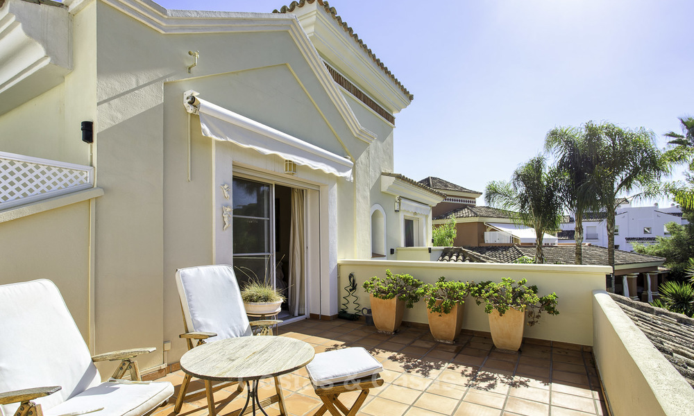 Gezellige modern-Andalusische villa direct aan de prachtige golfbaan te koop, Benahavis - Marbella 16296