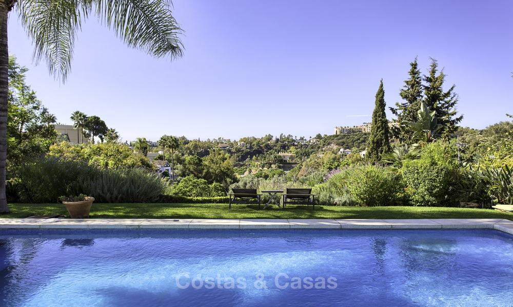 Gezellige modern-Andalusische villa direct aan de prachtige golfbaan te koop, Benahavis - Marbella 16309