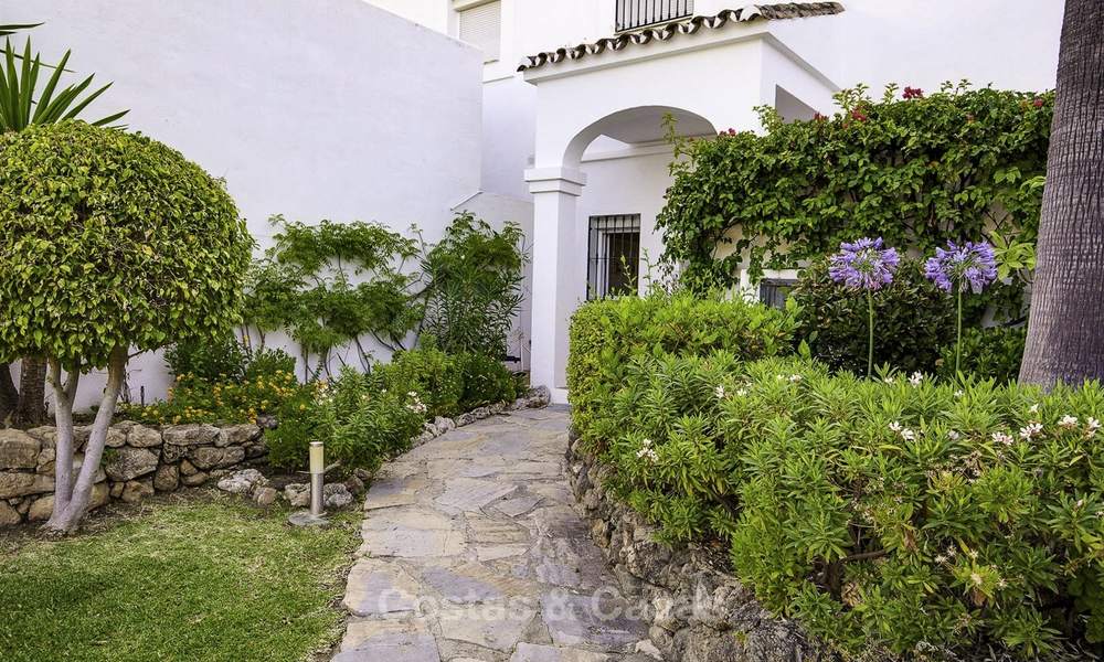 Te koop: eerstelijns golf schakelvilla met 4 slaapkamers op een golfdomein en met zeezicht, in Benahavis - Marbella 16337