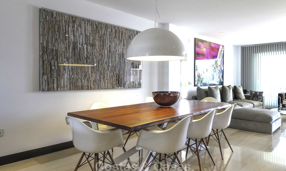 Aantrekkelijk modern appartement met zeezicht te koop, in een hoogwaardig residentieel complex, Benahavis - Marbella 16463