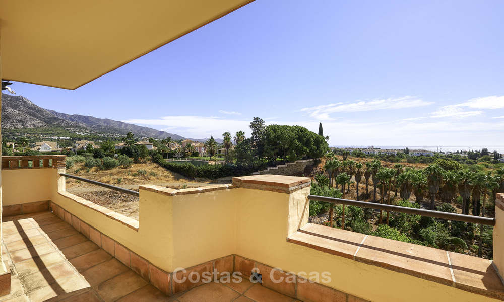 Zeldzaam ruim 5-slaapkamer penthouse appartement met zee en bergzicht te koop op de Golden Mile in Marbella 16555