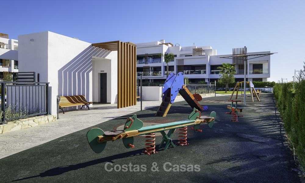 Kant en klaar nieuw modern tuinappartement te koop, op loopafstand van het strand en voorzieningen, tussen Marbella en Estepona 16969