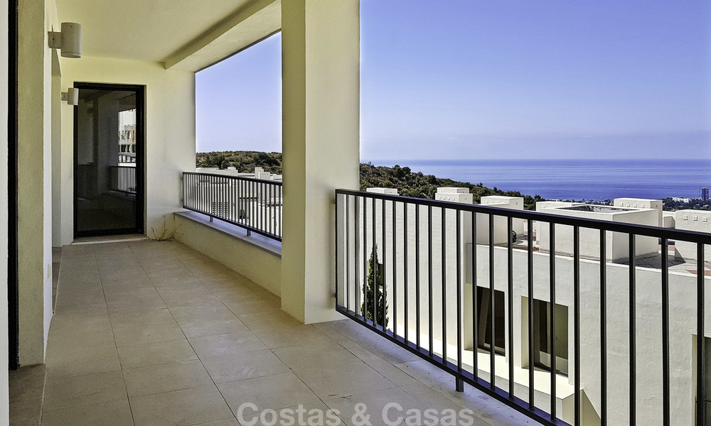 Modern 3-slaapkamer appartement met zicht op de Middellandse Zee, Marbella en de kustlijn tot aan de Straat van Gibraltar en Afrika 16974