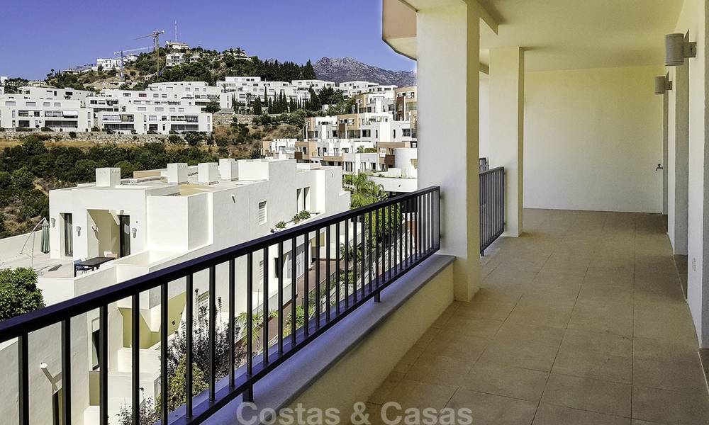 Modern 3-slaapkamer appartement met zicht op de Middellandse Zee, Marbella en de kustlijn tot aan de Straat van Gibraltar en Afrika 16976