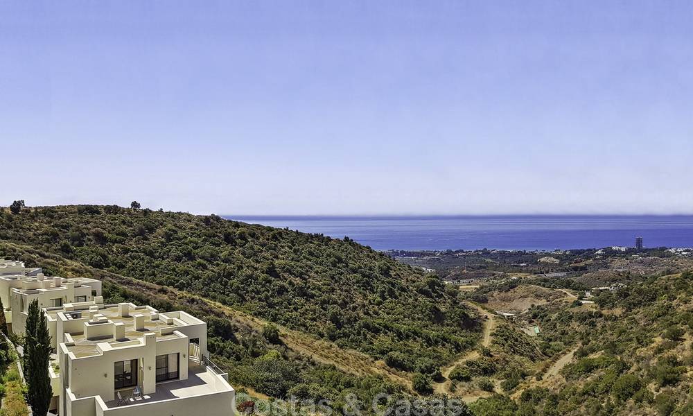 Modern penthouse te koop in Marbella met zicht op de Middellandse Zee en een enorm terras op 1 niveau 17007