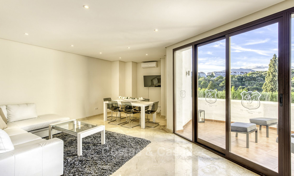 Modern-mediterrane luxe villa te koop, met zeezicht en dicht bij het strand op de Golden Mile, Marbella 17024