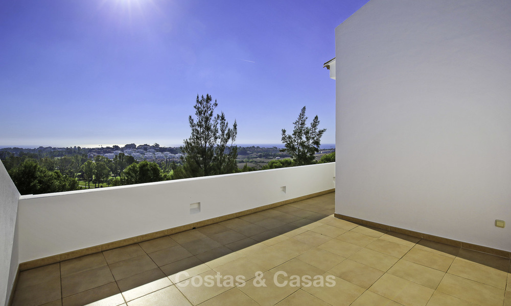 Eigentijdse villa met panoramisch zeezicht te koop, instapklaar, eerste lijn golf, Benahavis - Marbella 17269