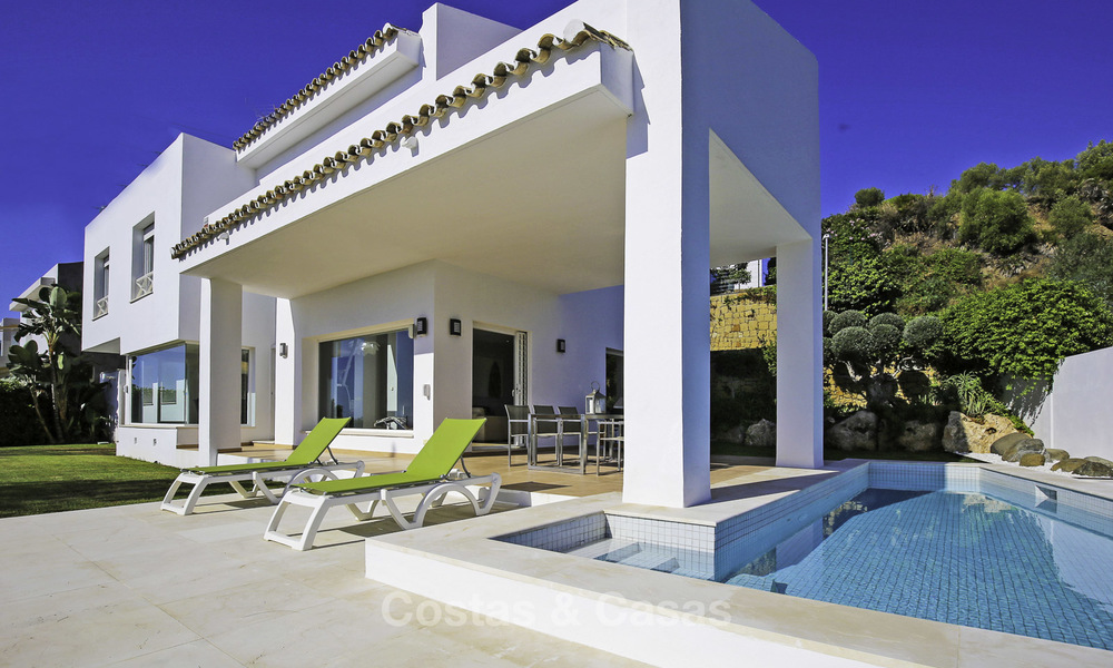 Eigentijdse villa met panoramisch zeezicht te koop, instapklaar, eerste lijn golf, Benahavis - Marbella 17291