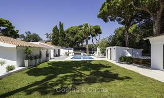 Aantrekkelijke, volledig gerenoveerde luxe villa te koop, dicht bij golfbaan, voorzieningen en strand in Oost-Marbella 17334 
