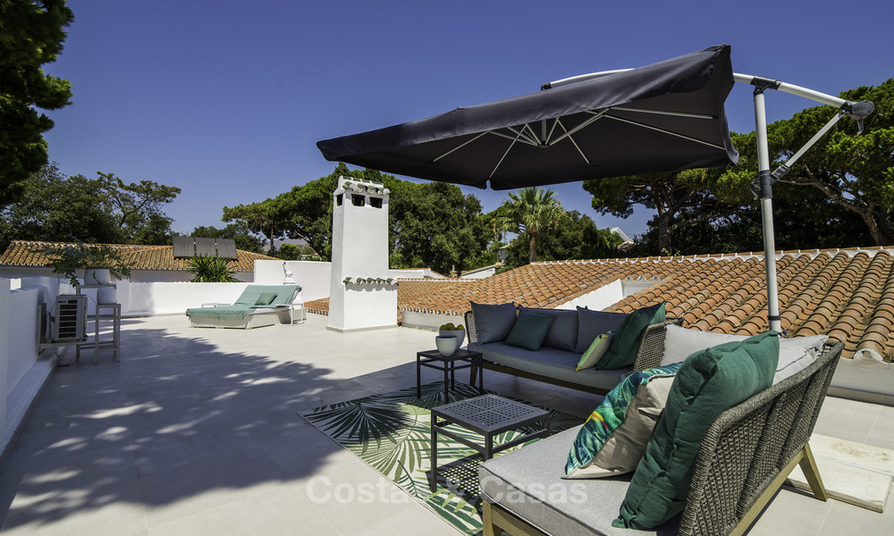Aantrekkelijke, volledig gerenoveerde luxe villa te koop, dicht bij golfbaan, voorzieningen en strand in Oost-Marbella 17338