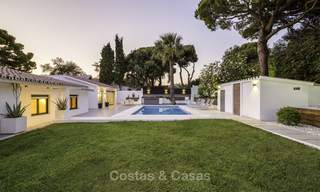 Aantrekkelijke, volledig gerenoveerde luxe villa te koop, dicht bij golfbaan, voorzieningen en strand in Oost-Marbella 17342 