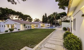 Aantrekkelijke, volledig gerenoveerde luxe villa te koop, dicht bij golfbaan, voorzieningen en strand in Oost-Marbella 17343 
