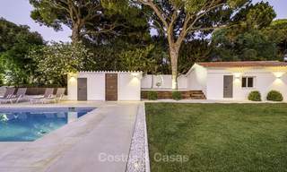 Aantrekkelijke, volledig gerenoveerde luxe villa te koop, dicht bij golfbaan, voorzieningen en strand in Oost-Marbella 17345 