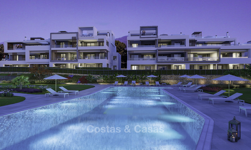 Gloednieuwe moderne appartementen met zeezicht te koop, op de New Golden Mile, tussen Marbella en Estepona 17371
