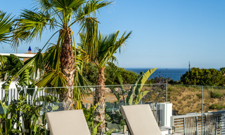 Gloednieuwe moderne luxe villa te koop, direct aan de golfbaan in een klasse golf resort in Oost-Marbella 26765 