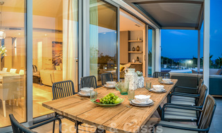 Gloednieuwe moderne luxe villa te koop, direct aan de golfbaan in een klasse golf resort in Oost-Marbella 26778 