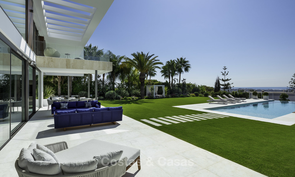  Indrukwekkende ultramoderne villa met prachtig uitzicht op zee te koop in Nueva Andalucia's Golf Valley, Marbella 17557