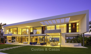  Indrukwekkende ultramoderne villa met prachtig uitzicht op zee te koop in Nueva Andalucia's Golf Valley, Marbella 17571 