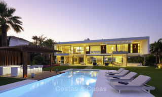  Indrukwekkende ultramoderne villa met prachtig uitzicht op zee te koop in Nueva Andalucia's Golf Valley, Marbella 17572 