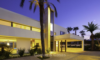  Indrukwekkende ultramoderne villa met prachtig uitzicht op zee te koop in Nueva Andalucia's Golf Valley, Marbella 17573 