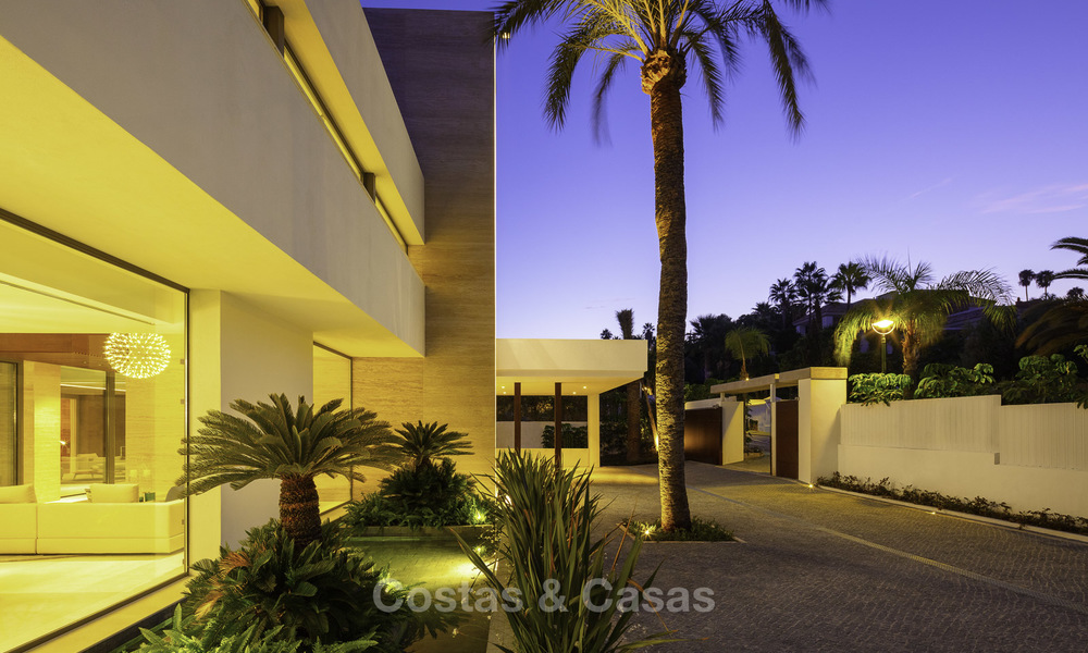  Indrukwekkende ultramoderne villa met prachtig uitzicht op zee te koop in Nueva Andalucia's Golf Valley, Marbella 17574