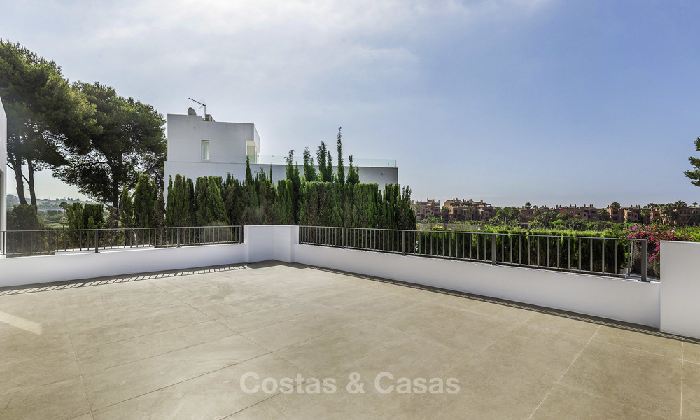 Moderne kant-en-klare luxe villa te koop, nabij het strand van Oost Marbella 17610