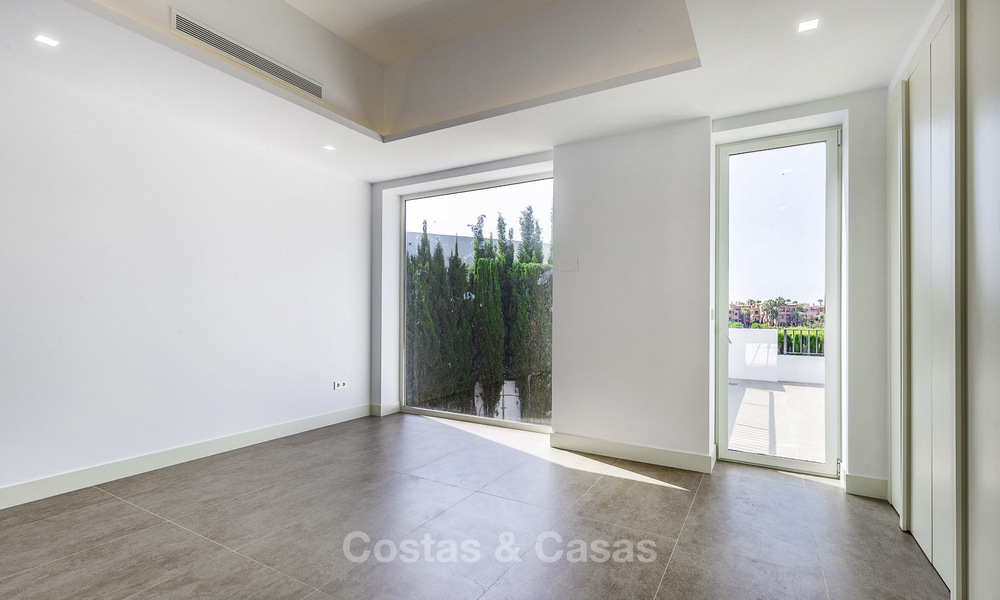 Moderne kant-en-klare luxe villa te koop, nabij het strand van Oost Marbella 17612