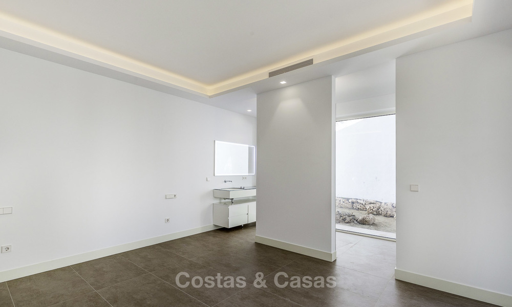 Moderne kant-en-klare luxe villa te koop, nabij het strand van Oost Marbella 17620